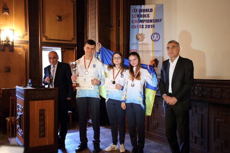 71482996 2416757031876795 6881118481043947520 o