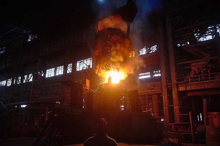 Заливка слитка 415 тонн. ЭСПЦ