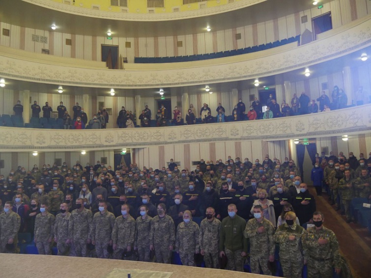 photo5422584477252695674 820x360