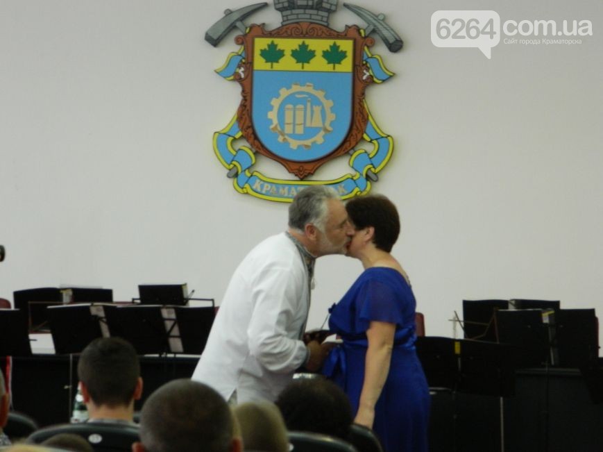 9487ac874ca3b5d3a2c5d765f9ffea44