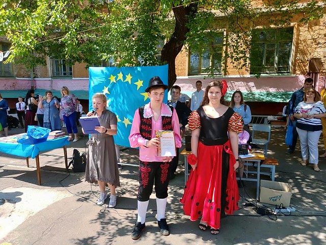 48090475137 c407229145 z