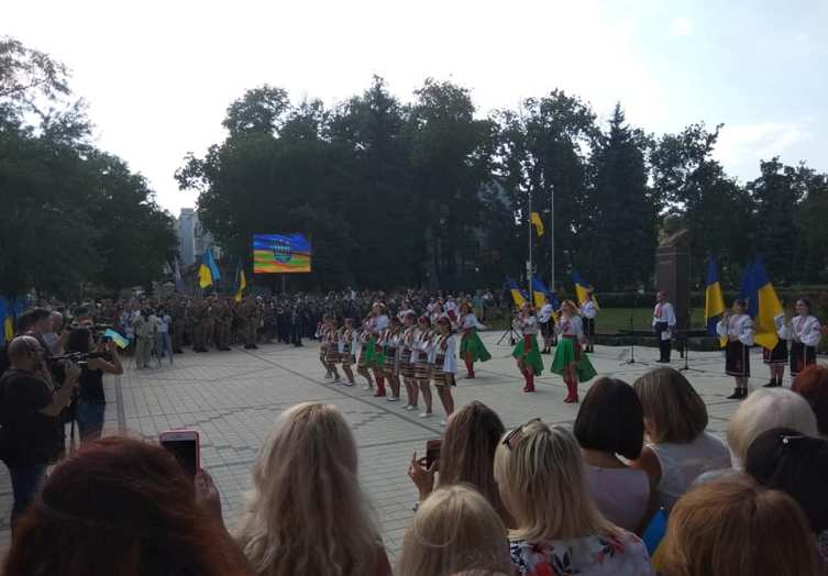 69175345 944751509234701 692655582053662720 n